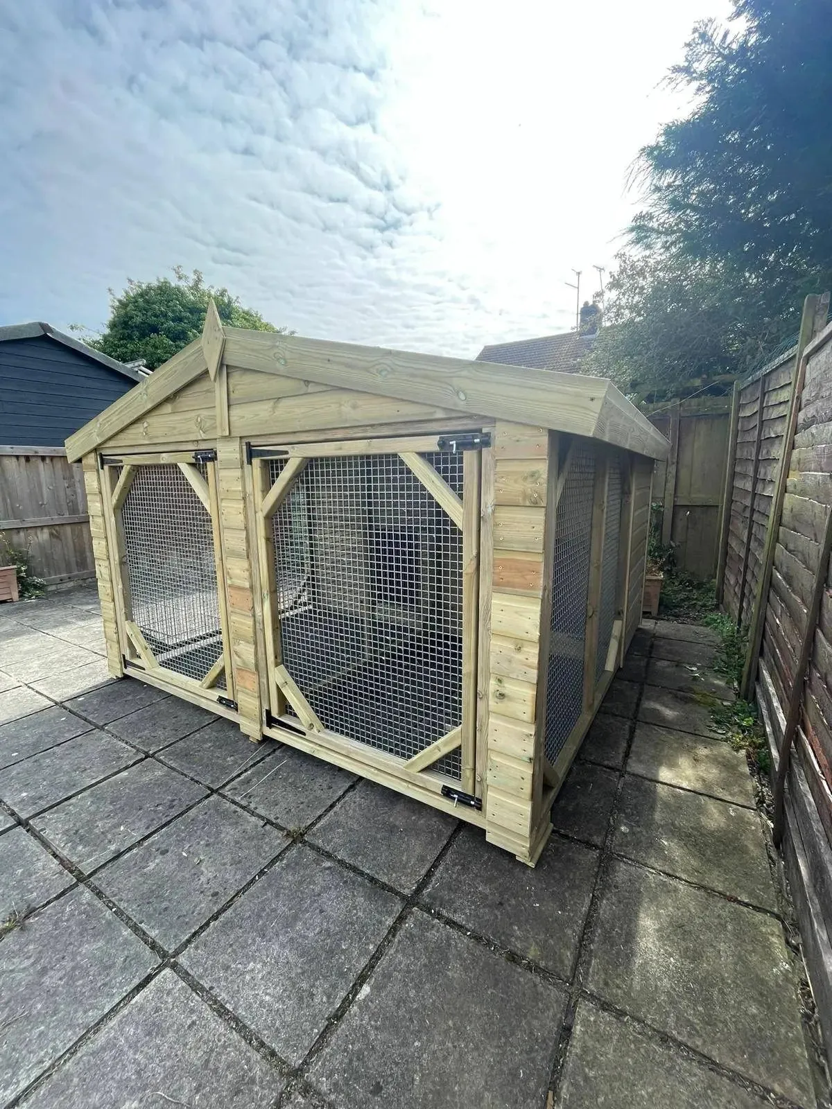 Benchmark Dog Kennel with Apex Roof - Duo 10 x 10ft, Classic Wood Range