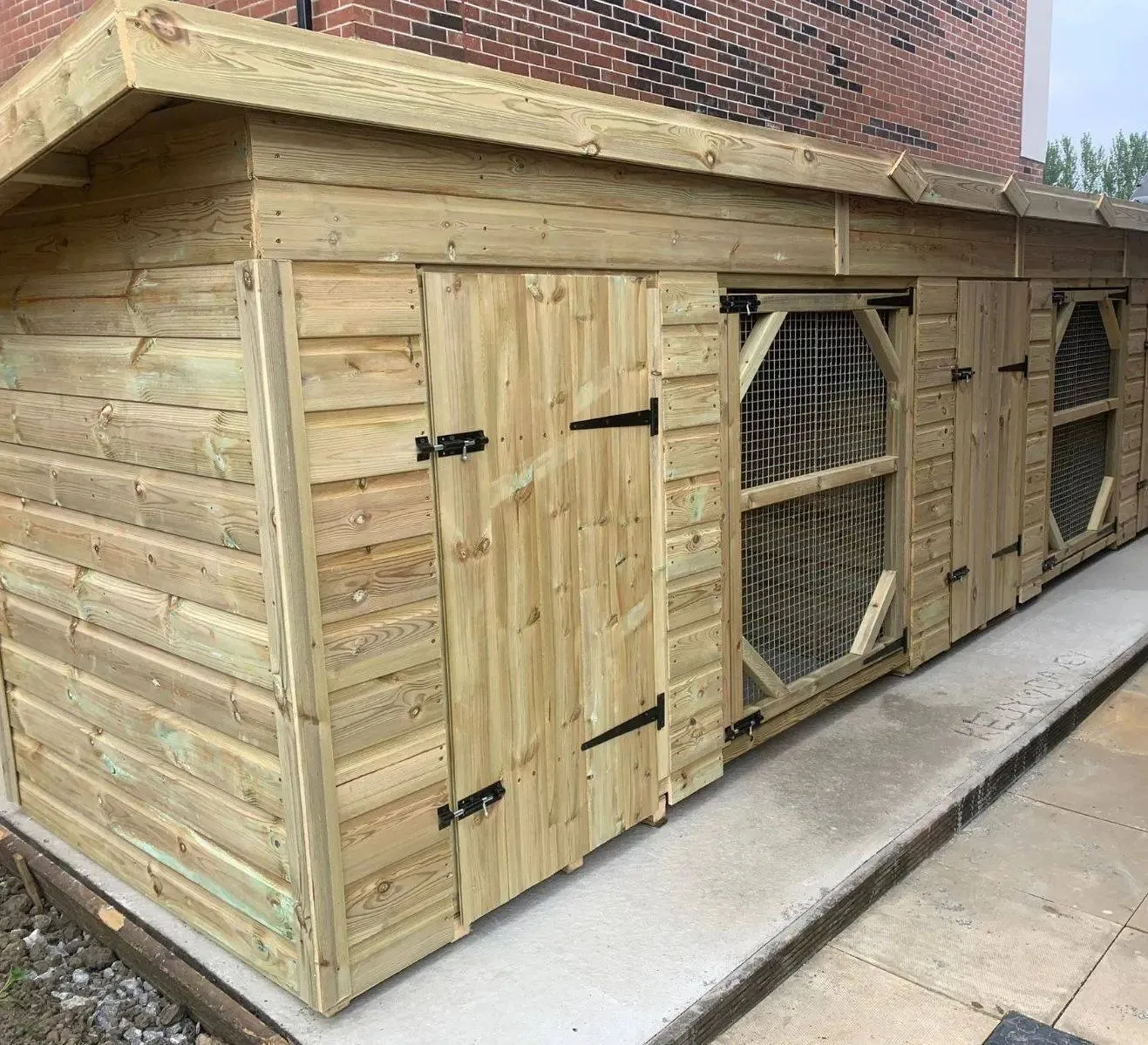 Benchmark Dog Kennel with Pent Roof - Duo 19 x 4ft, Classic Wood Range